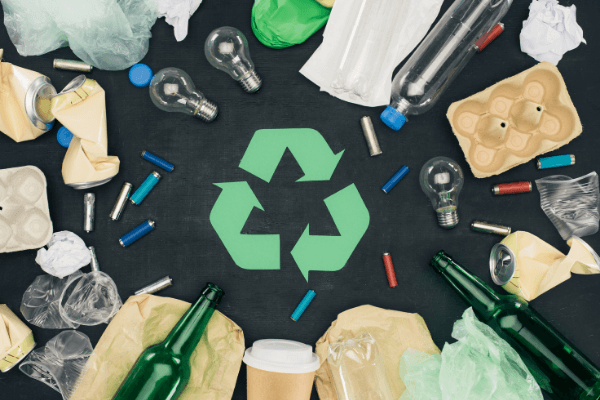 Imatge de reciclatge amb components reciclables